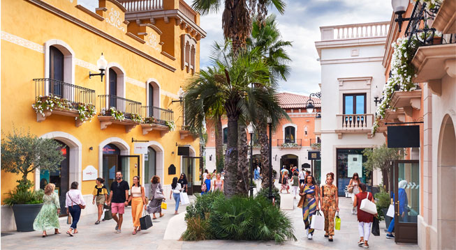 La Roca Village Shopping