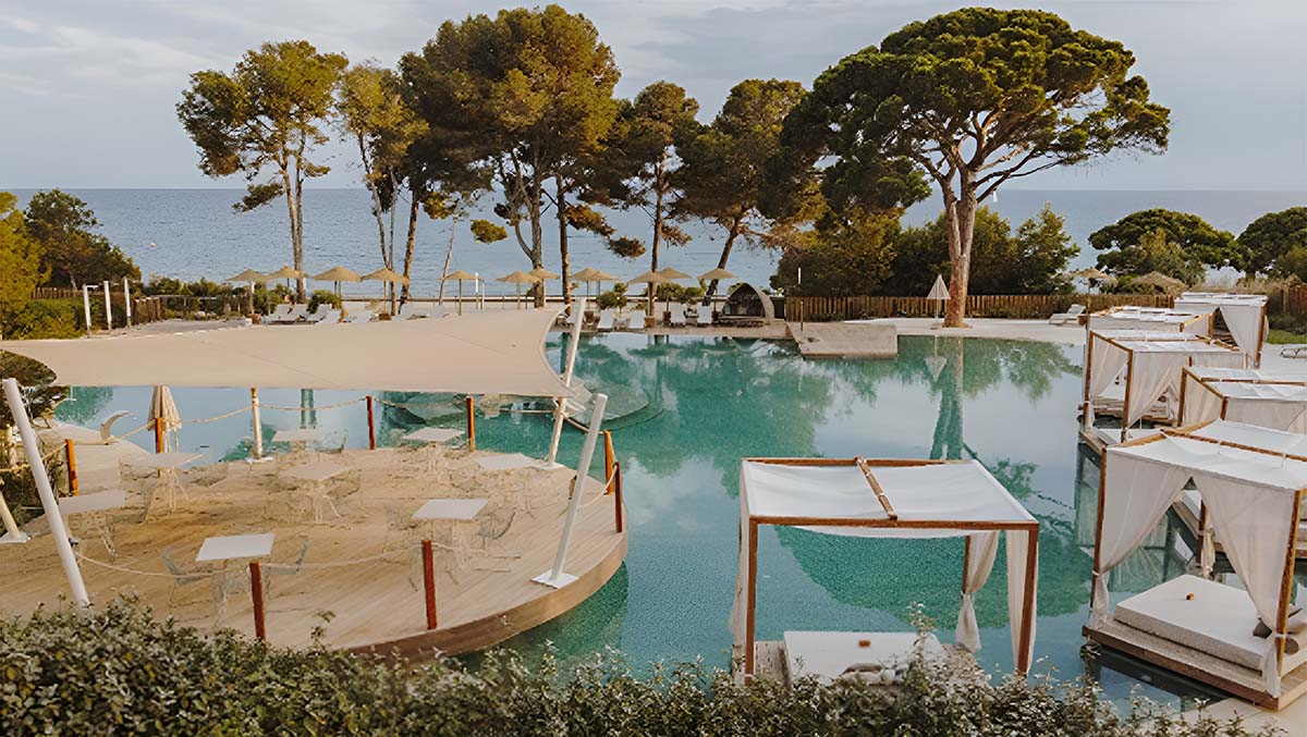 Beach Club resort exclusivo INFINTUM
