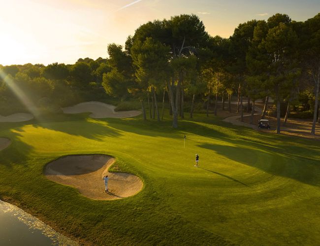 Una escapada a la Costa Dorada llena de golf