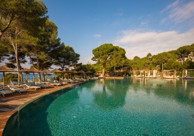 INFINITUM Beach Club da la bienvenida al verano en la Costa Dorada