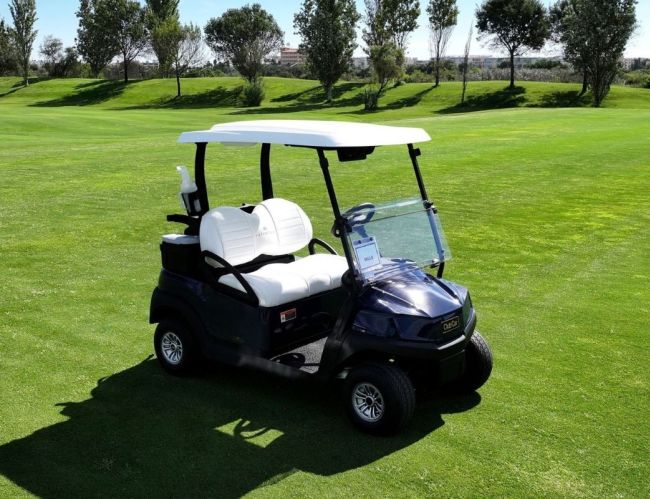 La nueva flota de buggies eléctricos de INFINITUM Resort impulsa un golf más sostenible en la Costa Dorada